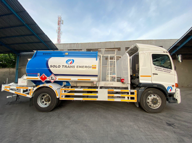 Mobil Tanki 8000 Lt